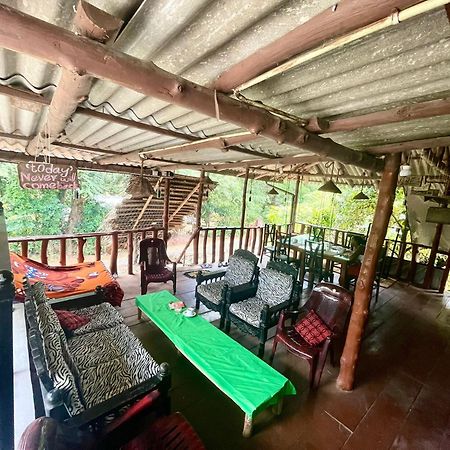 The Traveller'S Hostel & Private Rooms Sigiriya Dış mekan fotoğraf
