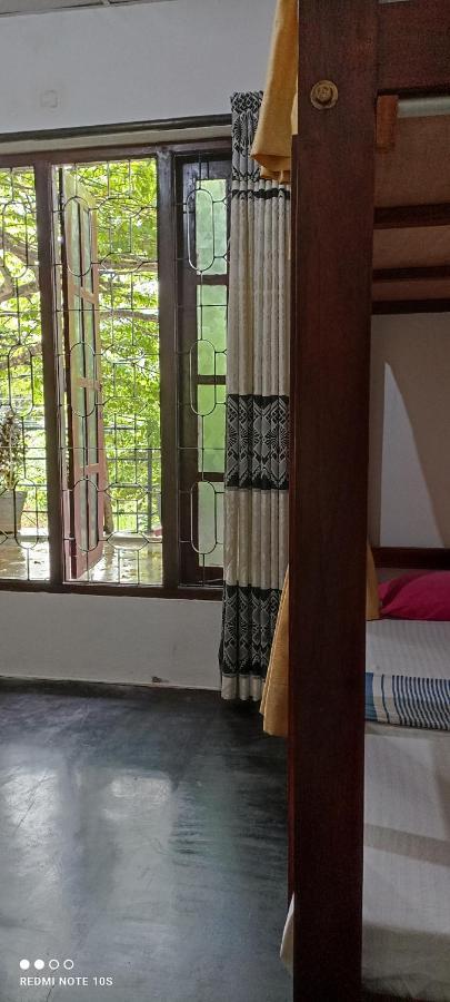 The Traveller'S Hostel & Private Rooms Sigiriya Dış mekan fotoğraf