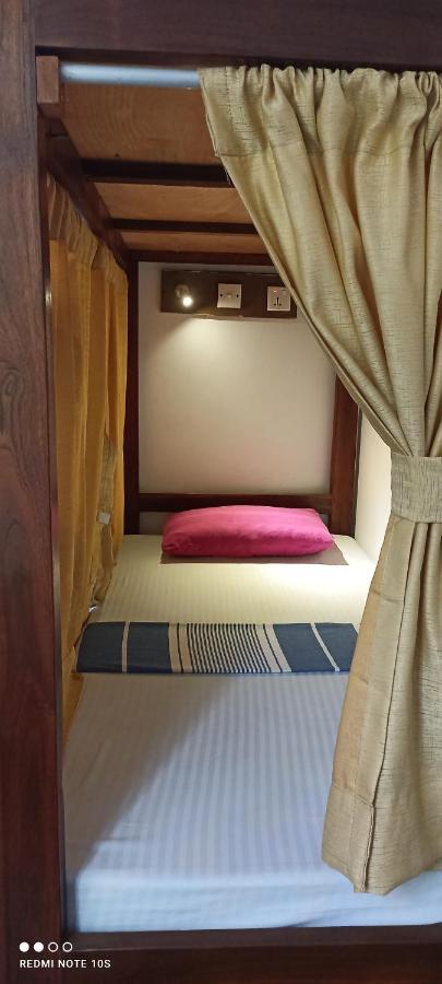 The Traveller'S Hostel & Private Rooms Sigiriya Dış mekan fotoğraf