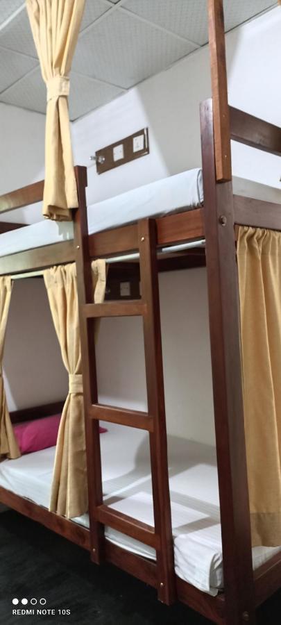 The Traveller'S Hostel & Private Rooms Sigiriya Dış mekan fotoğraf